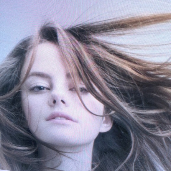 Meet your Posher, Bobbi - Picture 1 of 1